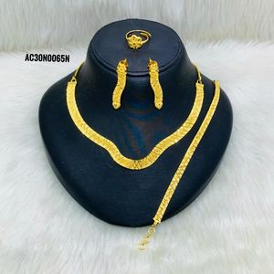 ชุดสร้อยคอแฟชั่นดูไบชุบทอง24K ชุดต่างหูกำไลข้อมือวัสดุทองแดงสำหรับบัลแกเรียและไก่งวง - Product Image 3