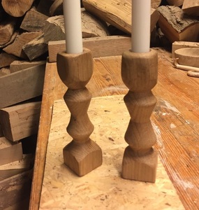 Candelabro de Madera Natural Hecho a Mano de Primera Calidad para Decoración Navideña con Diseño Ecológico, Acabado Liso y Proporciones Equilibradas - Product Image 3