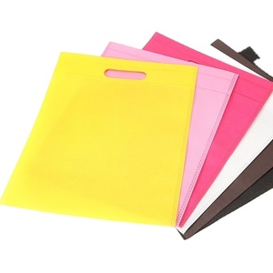 PP non tissé sacs écologique découpé poignée réutilisable emballage sac fourre-tout fabriqué au Viet Nam prix moyen de haute qualité - Product Image 5