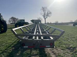 Remorque à foin KODIAK 36 GOOSENECK 2022, à benne basculante manuelle, feux arrière et clignotants - Product Image 3