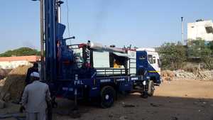 เครื่องขุดเจาะบ่อน้ำติดตั้งบนรถบรรทุก300เมตร CNC pdthr 300ลึกถึง300เมตรประสิทธิภาพสูง - Product Image 6