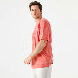 Camiseta holgada de gran tamaño para hombre con mangas cortas y tela de algodón suave estilo urbano camiseta de gran tamaño para hombre - Product Image 6