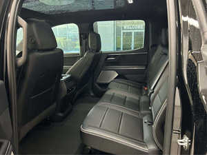 2025 S-i-e-r-r-a E V Denali Crew Cab Extended Range e4WD, Caja de Cambios Automática, Título Limpio, Sin Accidentes, con Bajo Kilometraje - Product Image 6