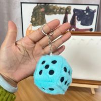 Mini peluches peluche jouets en peluche Cube dés porte-clés drôle griffe Machine jouets en peluche petite peluche peluche poupée dés porte-clés charme