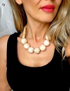 Colliers de perles en résine sur mesure Bijoux de style religieux pour les magasins d'accessoires de créateur et de mode pour les cadeaux - Product Image 2