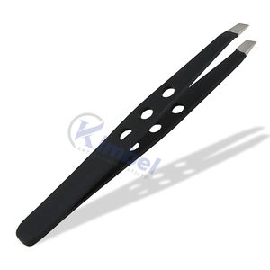 Pinzas de cejas inclinadas de precisión Calidad garantizada Arrancar el cabello de la raíz Punta inclinada negra - Product Image 1