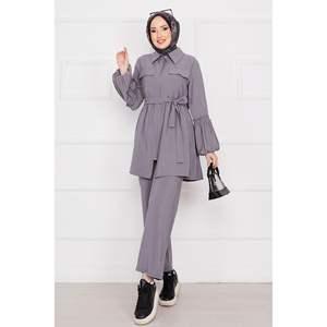 Ensemble 2 pièces gris pour femme avec manches ballon et design zippé - Product Image 1