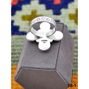 Bague ajustable artisanale en turquoise émeraude de la Vallée du Sud-Ouest et argent sterling, avec technologie d'incrustation à sertissage clos, idéale pour un cadeau - Product Image 4