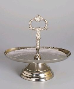 Support à gâteau rond en aluminium avec motif gravé, marque TQC, écologique, compatible lave-vaisselle, produit en promotion à prix raisonnable - Product Image 1