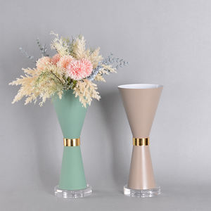 Décoration de la maison nordique Vase à fleurs en métal doré Vase de couleur vert gris blanc et noir en aluminium - Product Image 1