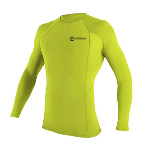 Vêtements de sport d'extérieur doux, élégants et durables, conçus pour les hommes, avec une protection anti-UV à manches longues pour plus de résistance, de durabilité et de confort. - Product Image 1