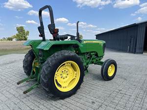 Tractor de Ruedas John Deere 5045E 4WD de 50HP Diésel para Cojinete de Motor y Caja de Cambios, Pocas Horas, Envío Rápido - Product Image 3