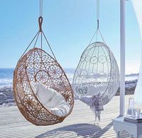 Fauteuil suspendu d'extérieur pour parc et villa avec coussin en PU, en rotin PE, design moderne pour terrasse et salle à manger