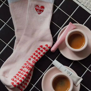 Chaussettes de sport antidérapantes en coton extensible respirant confortables pour le yoga, le pilates, la remise en forme, tendance, pour l'entraînement en salle - Product Image 4