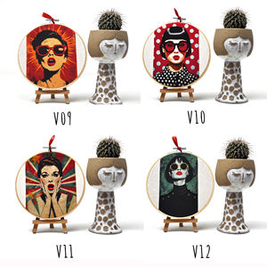 Décoration murale moderne en broderie avec illustration vintage 15 cm - Product Image 4