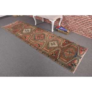 Tapis vintage 2,7 x 9,6 pieds, tapis en laine marron avec motifs de plantes et d'arbres - Product Image 2