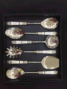 Juego creativo de cucharas de metal y acero inoxidable para servir, accesorios de cocina, juego de cucharas de cubiertos de metal de la India - Product Image 3