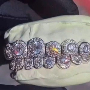 925 argent VVS Moissanite glacé dents Grillz sur mesure Durable de haute qualité Design Unique bijoux de mode pour hommes et femmes - Product Image 5