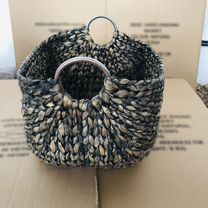 Cesta de Almacenamiento Ecológica de Jacinto de Agua Natural, Material de Ratán Negro con Asas, Hecha en Vietnam, Bao Minh D1696 - Product Image 5