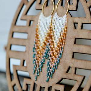 Pendientes Largos de Latón con Cuentas de Piedra Hechos a Mano, Diseño de Semillas, para Mujer, Ideales para Bodas, Fiestas y Mehendi - Product Image 3