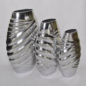 Florero de aluminio pulido brillante de diseño moderno a un precio económico para decoración del hogar Uso en el suelo Florero de metal - Product Image 3