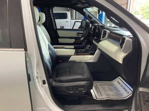 Toyota Tundra Capstone HV 2022 en Perfectas Condiciones - Product Image 6