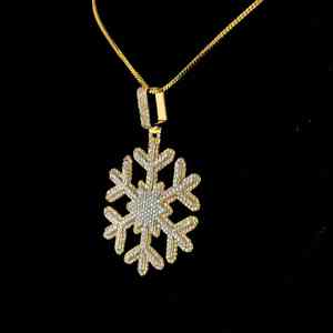 Pendentif flocon de neige en argent 925 glacé avec diamants de moissanite brillants plaqué or pour cadeau d'anniversaire pendentifs et breloques de bijoux fins - Product Image 2