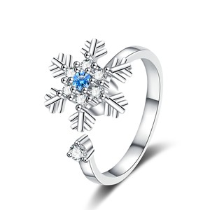 Bague rotative flocon de neige pour femmes, plaquée argent, design tendance, unique, sophistiqué, anti-stress, cadeau de noël - Product Image 3