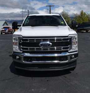 Ford F-250 Super Duty XLT 2024, Motor V8 de Gasolina PFI OHV de 7.3L - Product Image 1