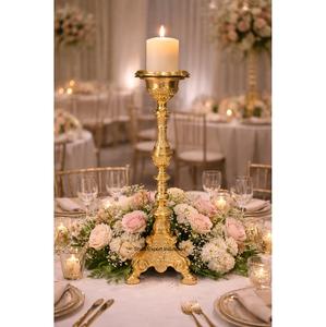 Centro de Mesa Decorativo para Bodas, Candelabro de Aluminio Plateado Hecho a Mano sobre Base de Trípode con Diseño en Relieve de Color Personalizado - Product Image 5