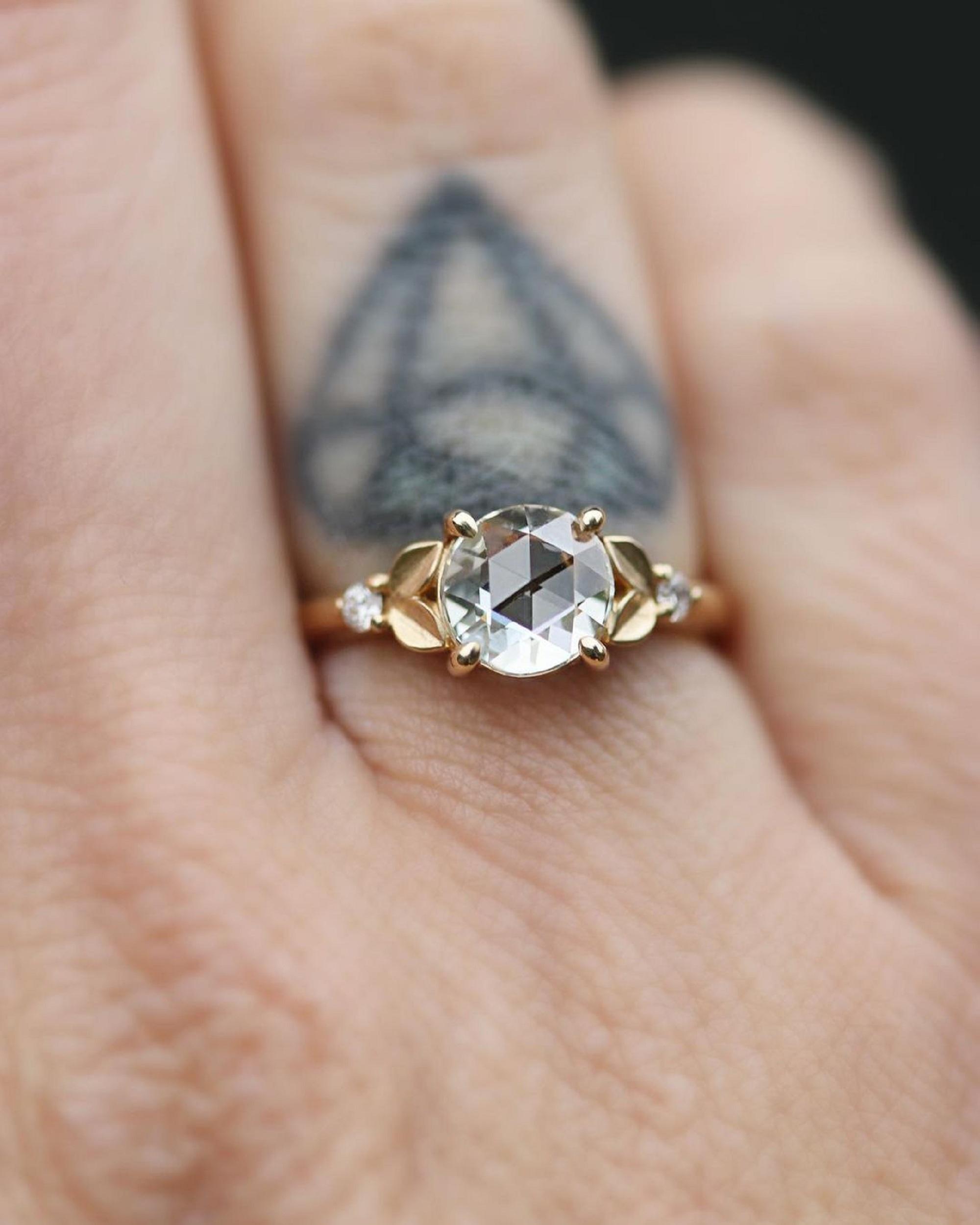 10K สีเหลืองทอง