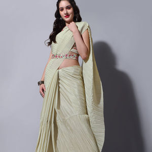 Saree ของดีไซเนอร์ที่ทันสมัยพร้อมด้วยผ้าแจ็คการ์ด pallu ที่สวยงามหรูหราสำหรับงานแต่งงานและผู้ใหญ่ - Product Image 1