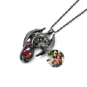 จี้สร้อยคอแฟชั่นเงินแท้รูปมังกรฉายภาพถ่ายส่วนตัว Jeulia - Product Image 2