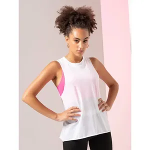 Camiseta Promocional Personalizable de Cuello Alto y Abertura Lateral para Mujer, de Alta Visibilidad - Product Image 2