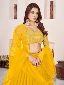 Lehenga Choli Amarillo de Georgette con Blusa Bordada con Lentejuelas Zari, Dupatta de Malla Suave, Estilo Bollywood, Largo hasta el Suelo, para Fiestas - Product Image 4