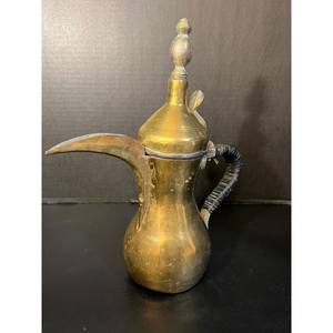 Jarra elegante hecha de metal de aspecto elegante único del diseñador más atractivo con base y mango chapados en oro del fabricante indio - Product Image 5