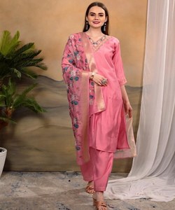 Conjunto de Kurta Étnico de Seda Romana y Viscosa con Trabajo a Mano, Top y Pantalón con Dupatta, para Fiestas y Eventos Festivos, Precio al por Mayor - Product Image 1