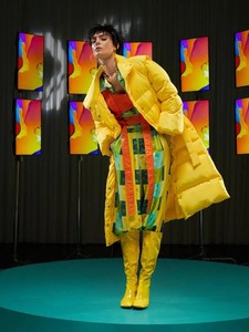 Chaqueta acolchada para mujer, de calidad superior Material, ropa informal, chaqueta acolchada cálida de invierno para mujer con logotipo personalizado - Product Image 4