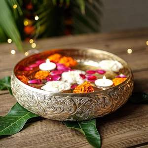 Bol Urli décoratif en laiton de qualité supérieure fabriqué à la main pour pièce d'exposition de décoration florale et de bougie - Product Image 1