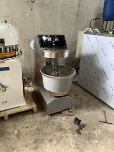 Nouvelle qualité d'état 5.5Kw/h. Boulangerie 1180x680x1040 220V/380V Vietnam 25Kg Mélangeur spécialisé avec 1 an de garantie - Product Image 6