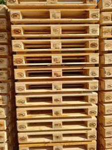 Cliquez sur l'image pour ouvrir la vue agrandie Palette en bois à vendre, Palette en bois de qualité supérieure, Palette en bois de pin de qualité supérieure à vendre - Product Image 5