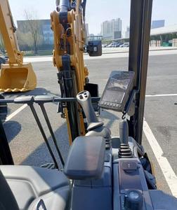 Venta al por mayor: Excavadora cargadora CAT301.7 con motor Kubota, 1.7 toneladas, caja de cambios automática, alto momento de carga, precio de empresa. - Product Image 2