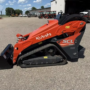 Kubota มือสอง SCL1000รถลื่นไถลขนาดเล็กแบบยืนบนรถตักขนาดกะทัดรัดพร้อมมอเตอร์ตีนตะขาบและคุณภาพเครื่องยนต์ - Product Image 2