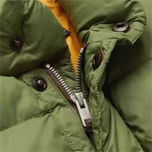 Chaqueta Acolchada Personalizada para Hombre, con Revestimiento, Cuello Alto, Múltiples Bolsillos, Impermeable, Cortavientos, Ecológica, con Logotipo Frontal para Invierno - Product Image 2