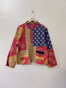 Veste matelassée Kantha vintage faite à la main pour femmes Banjara - Product Image 2