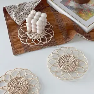 Top Quality white wicker woven coaster plate for drinks for kitchen accessories coaster kitchen mat table mats