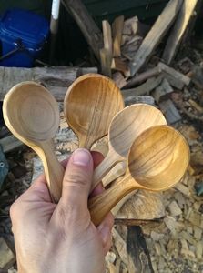 ชุดเครื่องใช้ในครัวทำจากไม้สักหรืออะคาเซียแบบคลาสสิกพร้อมที่วางช้อนไม้และที่วางช้อน - Product Image 3