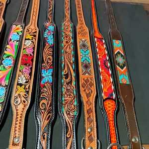 Collier de chien en cuir sculpté à la main de qualité supérieure avec détails perlés à la main Accessoire pour animaux de compagnie élégant et durable - Product Image 3