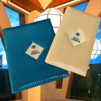 Porte-menu en cuir PU certifié ISO de haute qualité, avec plaque métallique nickelée durable et logo personnalisé, pour hôtels et restaurants