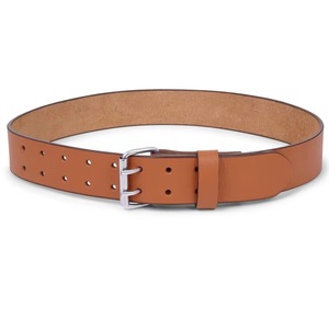 Ceinture en cuir à double broche avec rivets noirs et trous multiples pour un ajustement réglable - Product Image 3